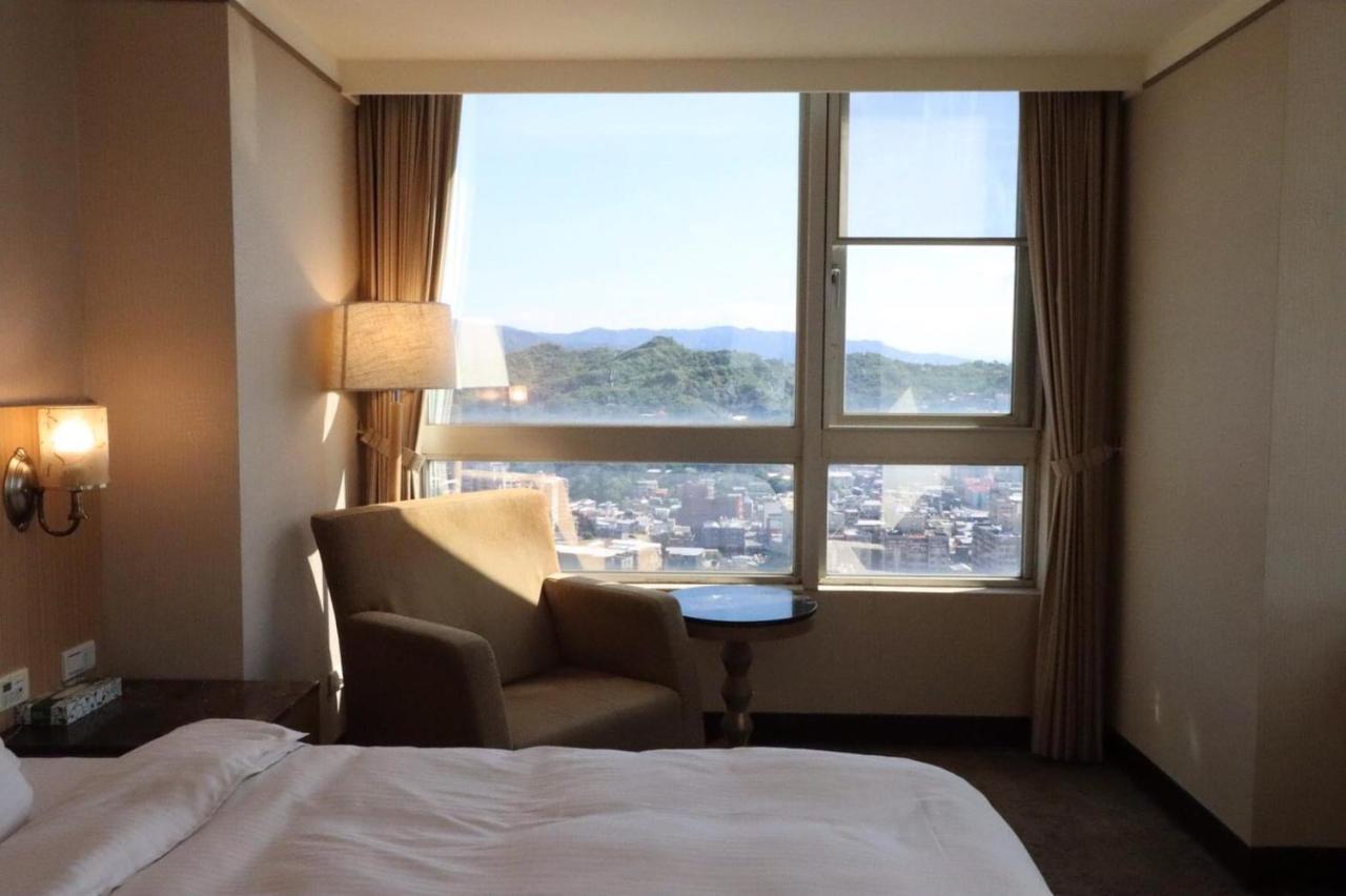 Rhine Inn Keelung Extérieur photo