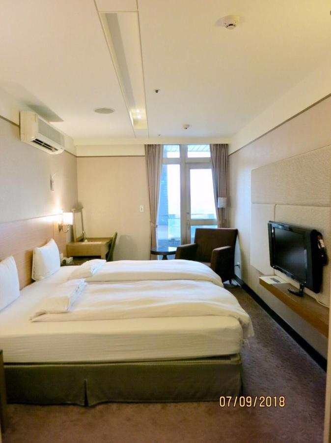 Rhine Inn Keelung Extérieur photo