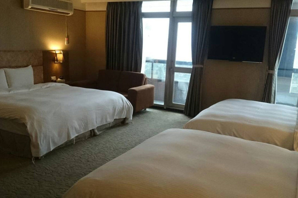 Rhine Inn Keelung Extérieur photo